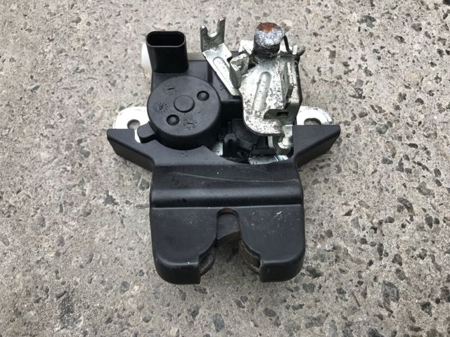 Замок кришки багажника 81230L0000 HYUNDAI