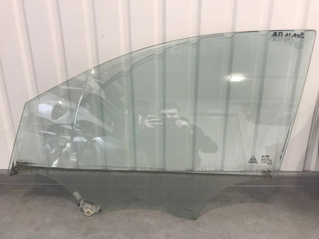 Скло водійських дверей 82410C5000 HYUNDAI