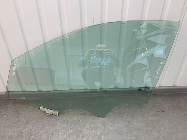 Скло водійських дверей 82410G5020 HYUNDAI