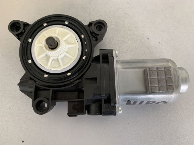 Мотор склопідйомника водійських дверей 82450G5010 HYUNDAI