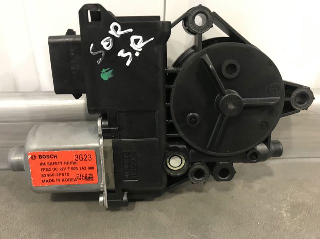 Мотор склопідйомника дверей задніх, правих 834602P010 HYUNDAI