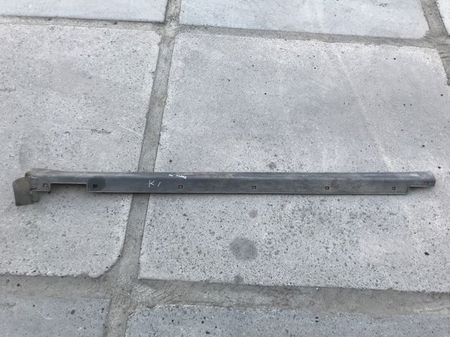 Накладка зовнішня (молдинг) порога, правий 87752C5000 HYUNDAI