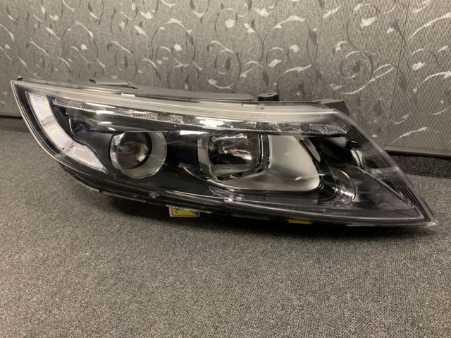 Фара передня права 921022T520 HYUNDAI
