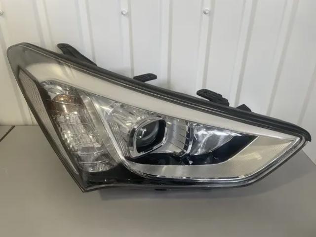 Фара передня права 921022W120 HYUNDAI