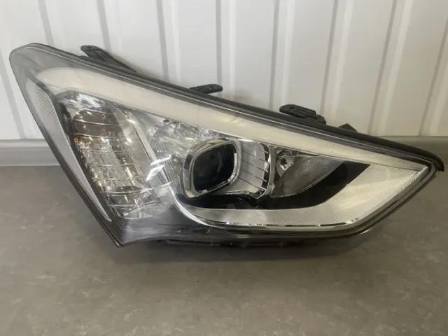 Фара передня права 921022W126 HYUNDAI