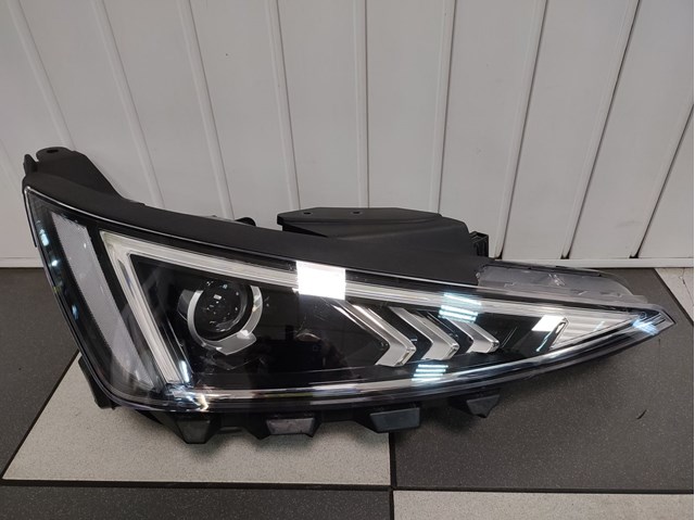 Права блок фара 92102F2600 HYUNDAI