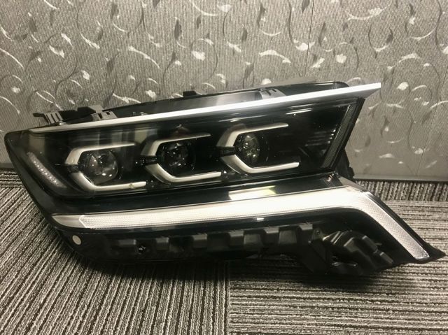 Фара комбінована, передня 92102P2120 HYUNDAI