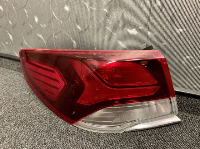 Фара задня права зовнішня 92401C1500 HYUNDAI