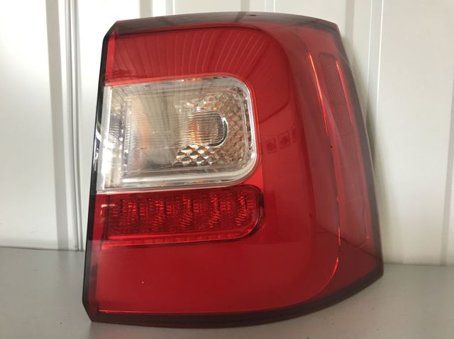 Фара задня права зовнішня 924022P640 HYUNDAI