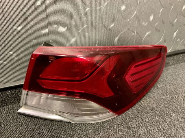 Задній лівий зовнішній ліхтар 92402C1500 HYUNDAI