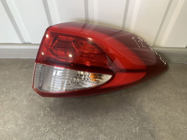 Фара задня права зовнішня 92402D7100 HYUNDAI