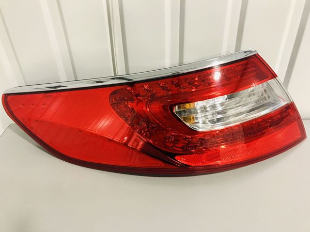 Задня ліва фара 924033V010 HYUNDAI
