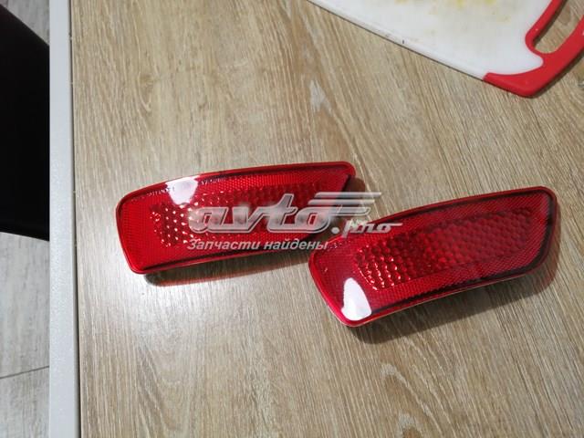 Правий катафот заднього бампера 57010720AC CHRYSLER