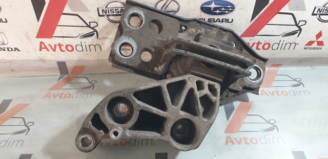 Права подушка мотора 11210JG700 NISSAN