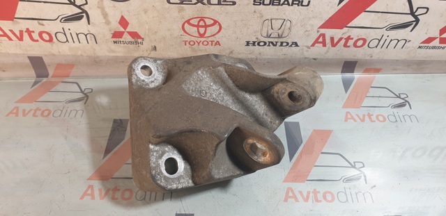 Кронштейн подушки (опори) двигуна, задньої 11332JD700 NISSAN