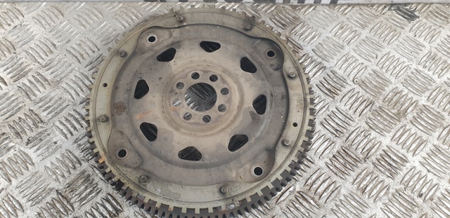 Маховик двигуна 12331EB300 NISSAN