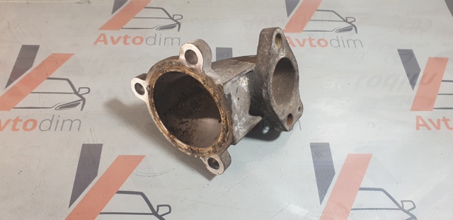 Кришка термостата 13049WD001 NISSAN