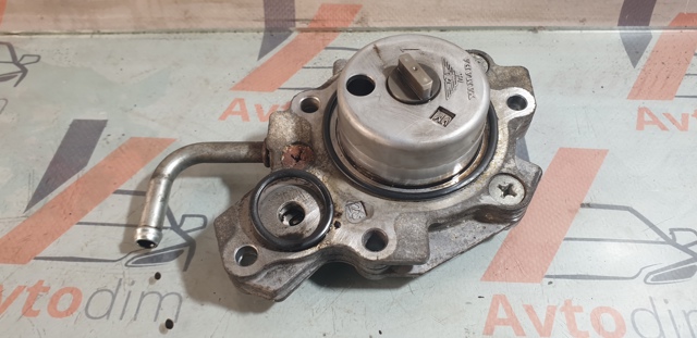 Насос вакуумний 15030AA010 SUBARU