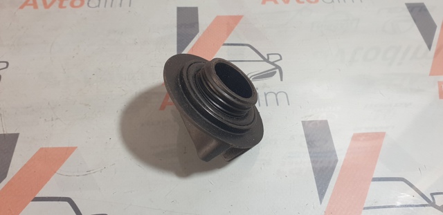 Кришка маслозаливной горловини 152551P110 NISSAN