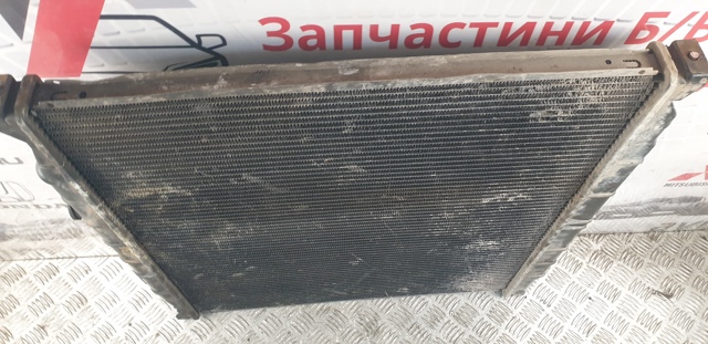 Радіатор системи охолодження двигуна 1640067140 TOYOTA