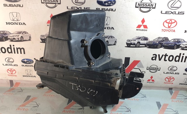 Корпус повітряного фільтра 165008H301 NISSAN