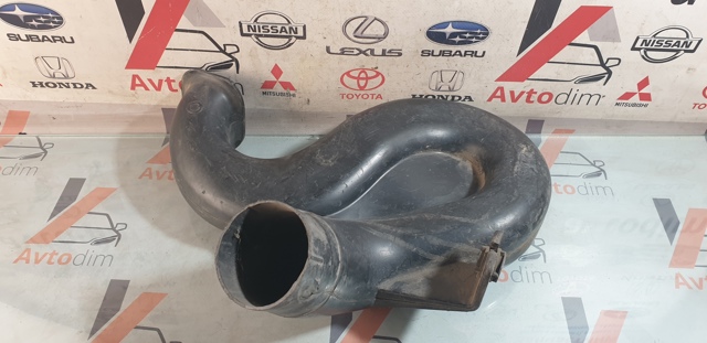 Патрубок повітряний, вхід повітряного фільтра 16554EQ400 NISSAN