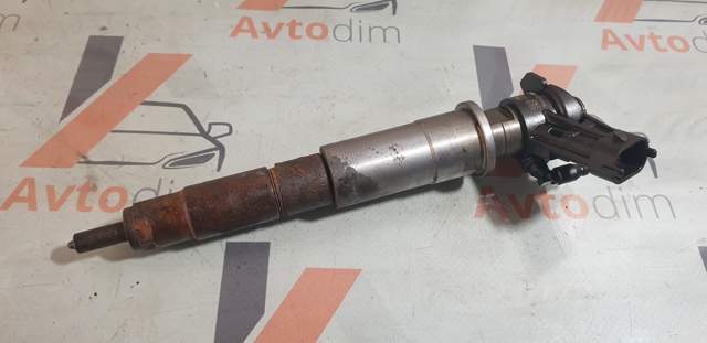 Форсунка паливна 1660000Q0A NISSAN