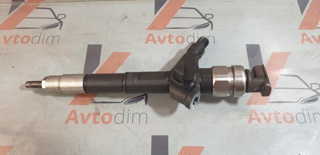 Форсунка вприску палива 16600EB300 NISSAN