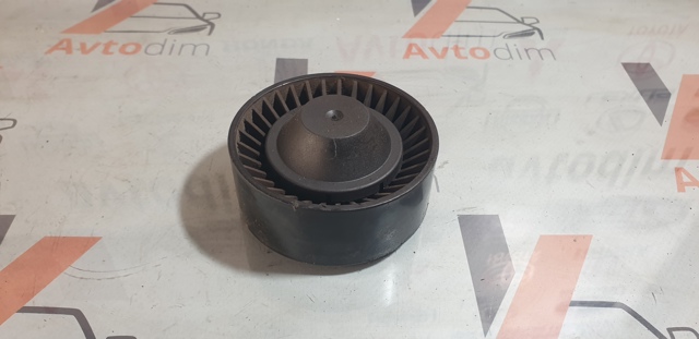 Ролик приводного ременя, паразитний 166030R010 TOYOTA