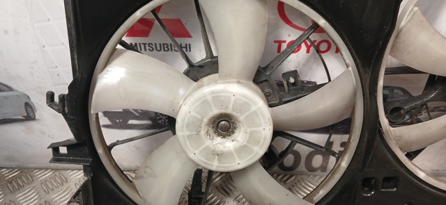 Дифузор (кожух) радіатора охолодження 1671126131 TOYOTA