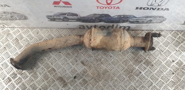 Глушник, передня частина 1740167080 TOYOTA
