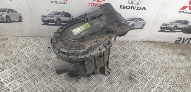 Корпус повітряного фільтра 1770067140 TOYOTA