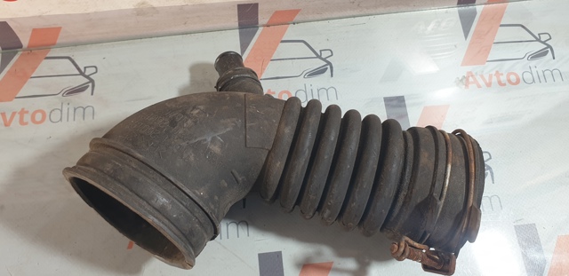 Патрубок повітряний, вихід повітряного фільтра 1788026010 TOYOTA