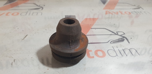 Подушка кріплення радіатора верхня 2150610V00 NISSAN
