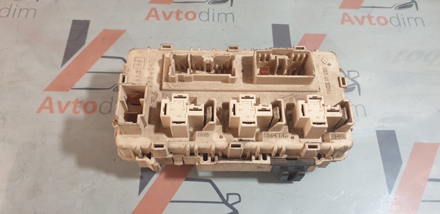 Коробка запобіжників 24350EQ300 NISSAN