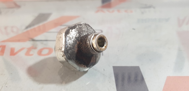 Датчик тиску масла 25240KA051 SUBARU