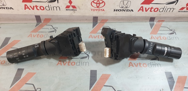 Перемикач підрульовий, правий 25260EA000 NISSAN