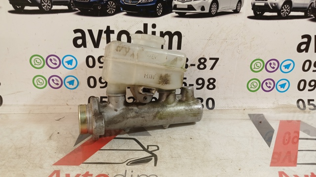 Циліндр головний гальма (Гідротормоз) 26401AC190 SUBARU