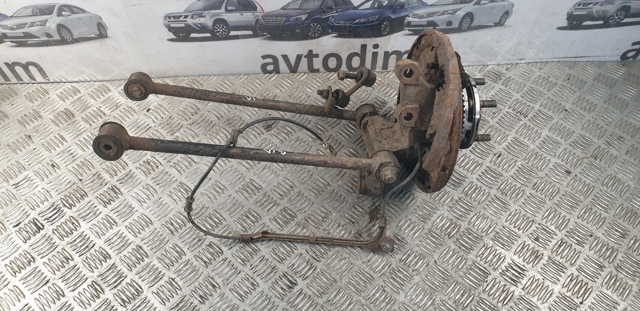 Цапфа поворотна ліва 28012AA055 SUBARU