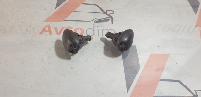 Форсунка омивача скла лобового, ліва 289318H910 NISSAN