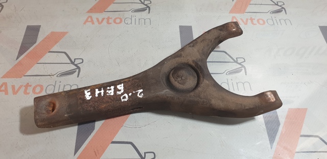 Вилка вимикання зчеплення 305319E000 NISSAN