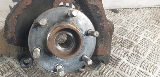Цапфа поворотного кулака 40014EB000 NISSAN