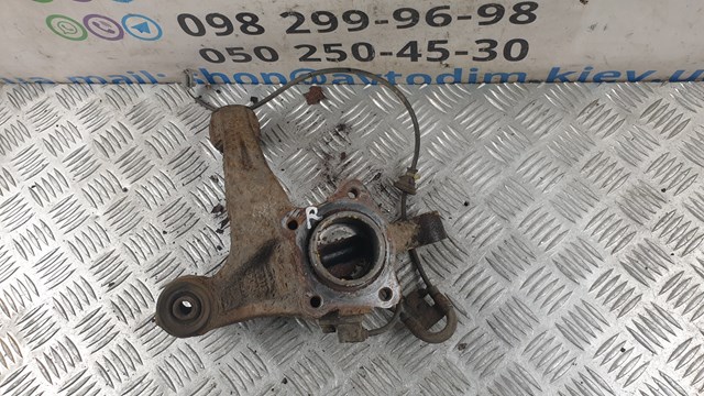 Цапфа поворотна права 4230405060 TOYOTA