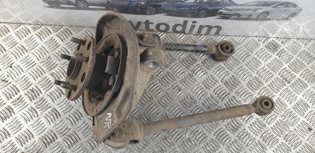 Цапфа поворотна права 4230430090 TOYOTA