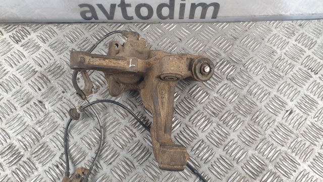 Цапфа - поворотний кулак задній, лівий 4230505110 TOYOTA