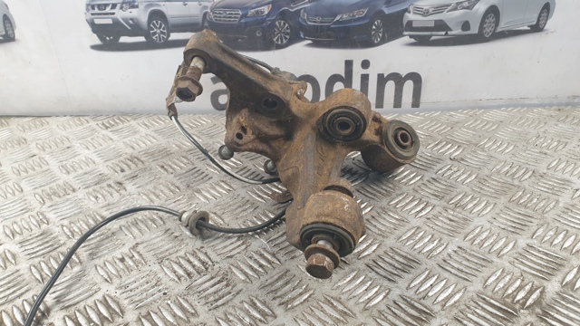Цапфа поворотного кулака 4230505111 TOYOTA