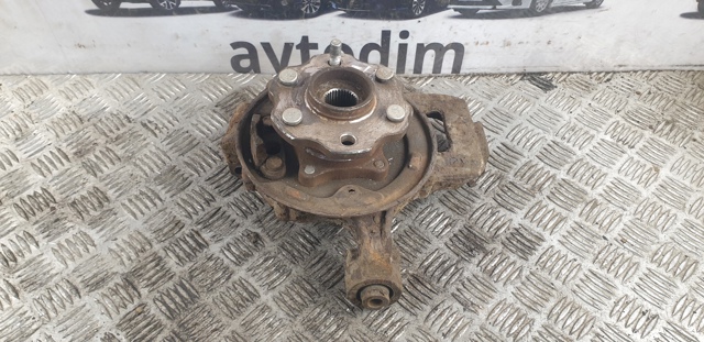 Кулак поворотний лівий 43019EB300 NISSAN