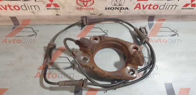 Цапфа - поворотний кулак задній, правий 43021EN100 NISSAN