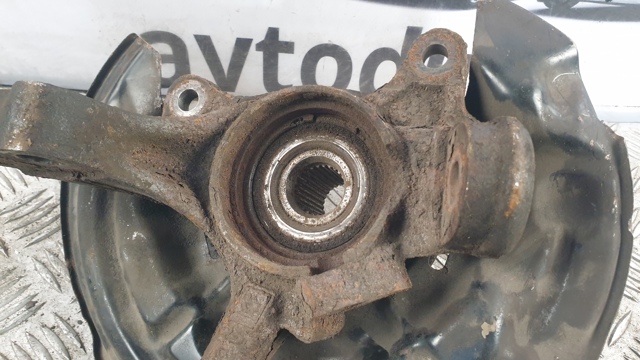 Цапфа передня ліва 4321205070 TOYOTA