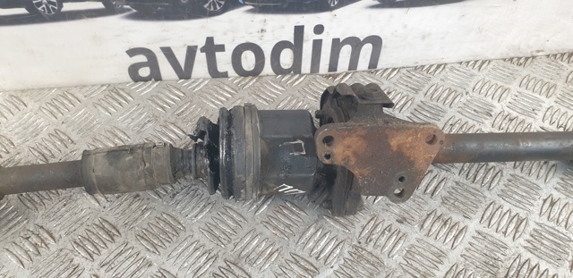Привід передній правий 4341005180 TOYOTA